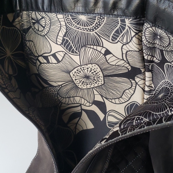 Aquatalia NWOT Italian Suede Boots - Picture 5 of 7